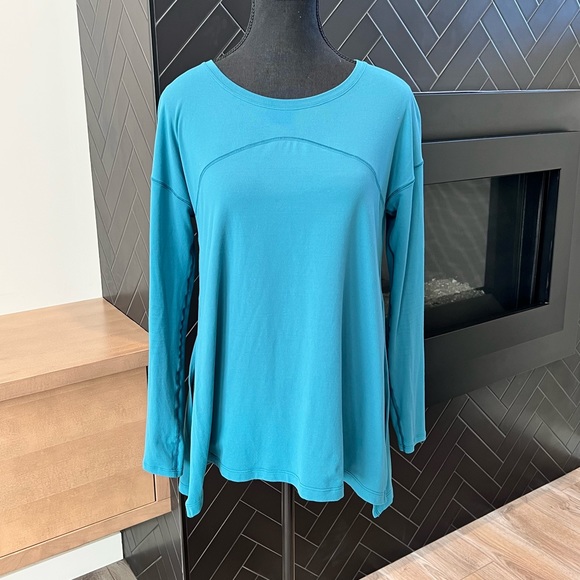 Lululemon/ EUC Long sleeve top Sz 6 - Picture 1 of 4
